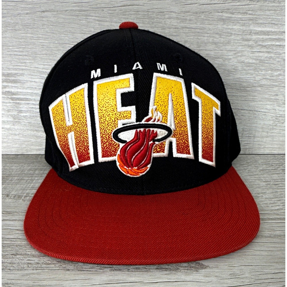 Mitchell & Ness Miami Heat Hardwood Classics Snapback Hat Black Red Retro Street